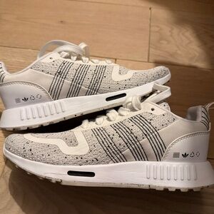 adidas cream & gray/tan accents